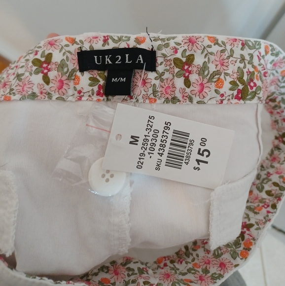 ⚡️SALE⚡️White Short Shorts - Picture 6 of 6